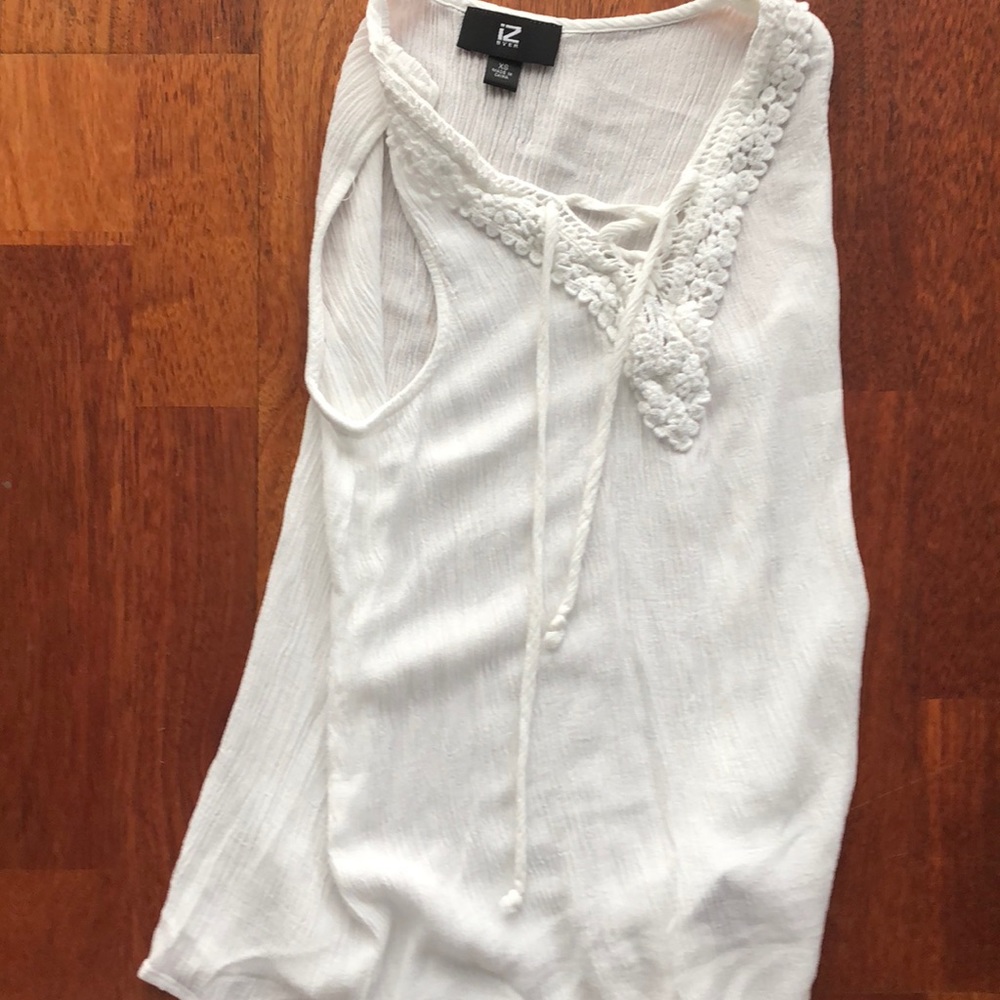 White lace up tank top